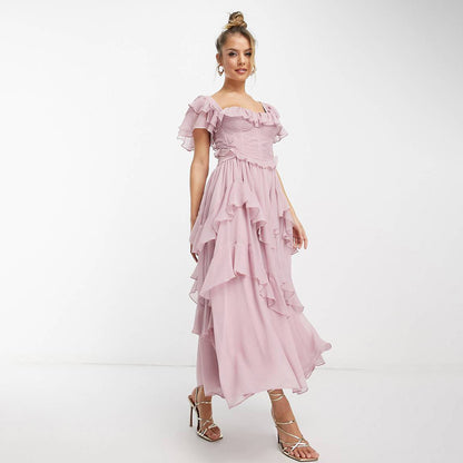 Robe longue à volants, décolleté carré