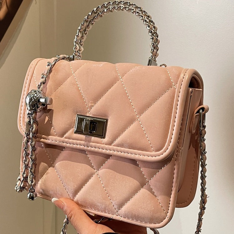 Sac messenger pour femme avec chaîne décorative