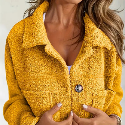Veste sherpa grande taille pour femme, chaude et douce avec poches.