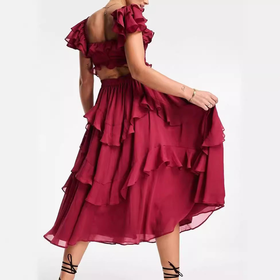 Robe longue à volants, décolleté carré